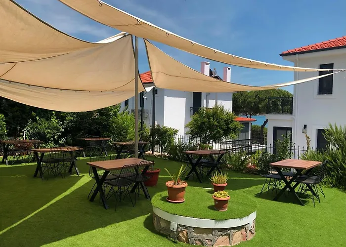 L'aura Cunda Island *